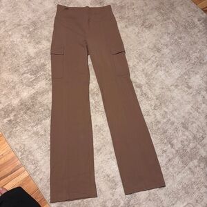 Athleta Delancey Straight Cargo Pants. High Rise Stretch. Womens. Brown. Medium.